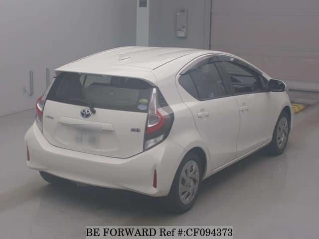 2021 Toyota Aqua, photo 2 of 2