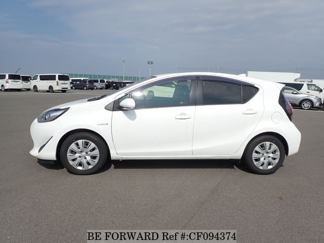 2020 Toyota Aqua, photo 2 of 3