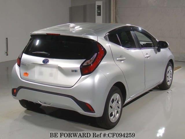 2021 Toyota Aqua, photo 2 of 2