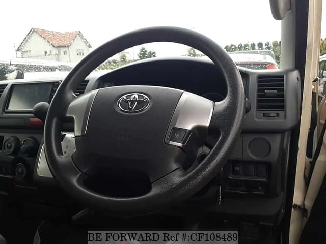 2020 Toyota Hiace, photo 3 of 3