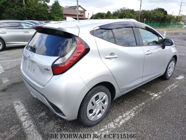 2021 Toyota Aqua, photo 2 of 3