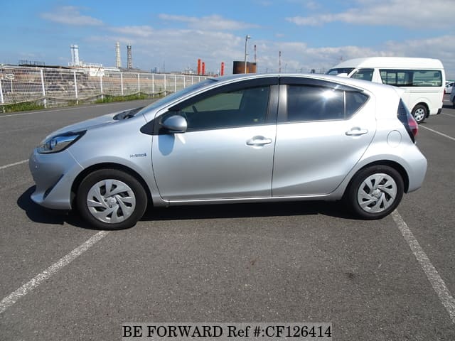 2019 Toyota Aqua, photo 2 of 3