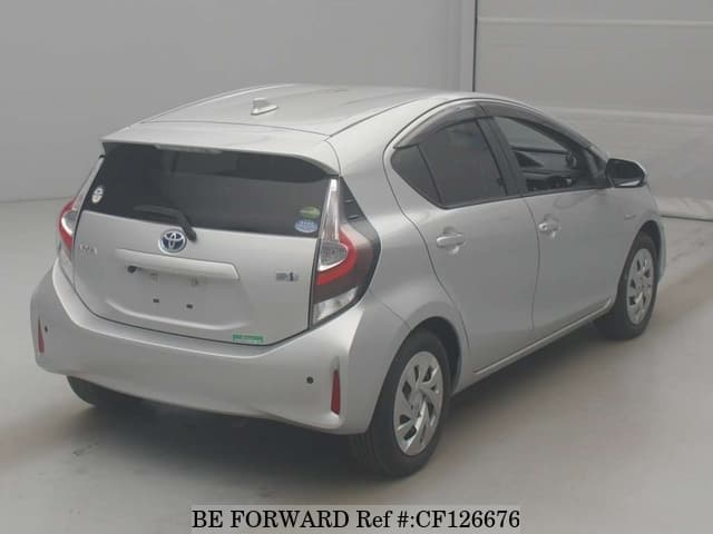 2019 Toyota Aqua, photo 2 of 2