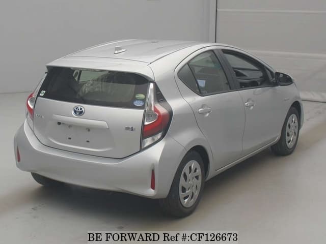 2019 Toyota Aqua, photo 2 of 2