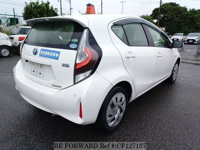 2020 Toyota Aqua, photo 2 of 3