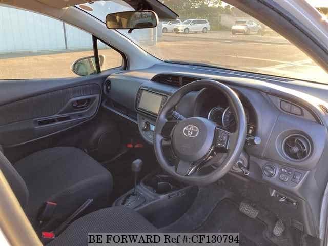 2019 Toyota Vitz, photo 3 of 3