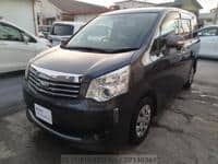 2010 TOYOTA NOAH