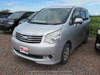 2011 TOYOTA NOAH