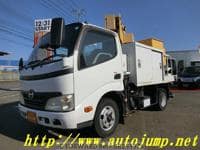 2010 HINO DUTRO 9.0M