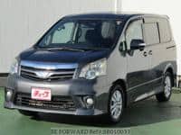 2010 TOYOTA NOAH SI