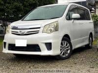 2011 TOYOTA NOAH