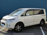 2013 MITSUBISHI DELICA D5 2.4G4WD