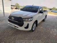 2019 TOYOTA HILUX 2.4