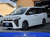 2018 TOYOTA VOXY ZS