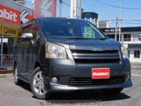 2010 TOYOTA NOAH