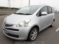 2010 TOYOTA RACTIS X L PACKAGE