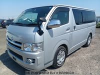 TOYOTA Regiusace Van