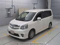 2013 TOYOTA NOAH