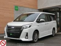 2017 TOYOTA NOAH