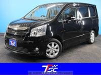 2010 TOYOTA NOAH