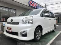 2011 TOYOTA VOXY