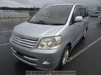 2004 TOYOTA NOAH