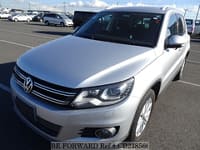 2011 VOLKSWAGEN TIGUAN SPORT AND STYLE