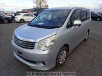 2013 TOYOTA NOAH X SPECIAL EDITION