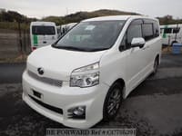2011 TOYOTA VOXY ZS KIRAMEKI 2